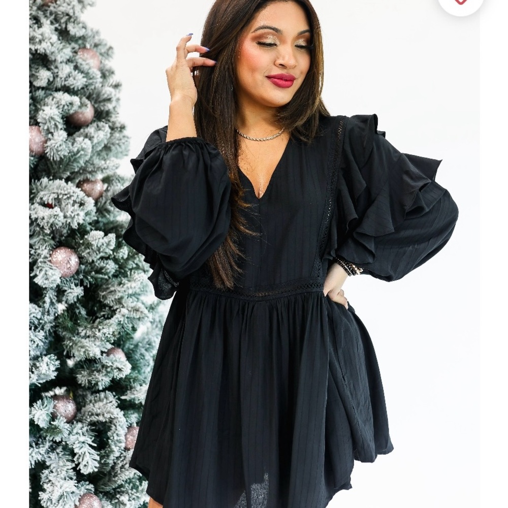 Elegant Black Ruffle romper - Picture 4 of 4
